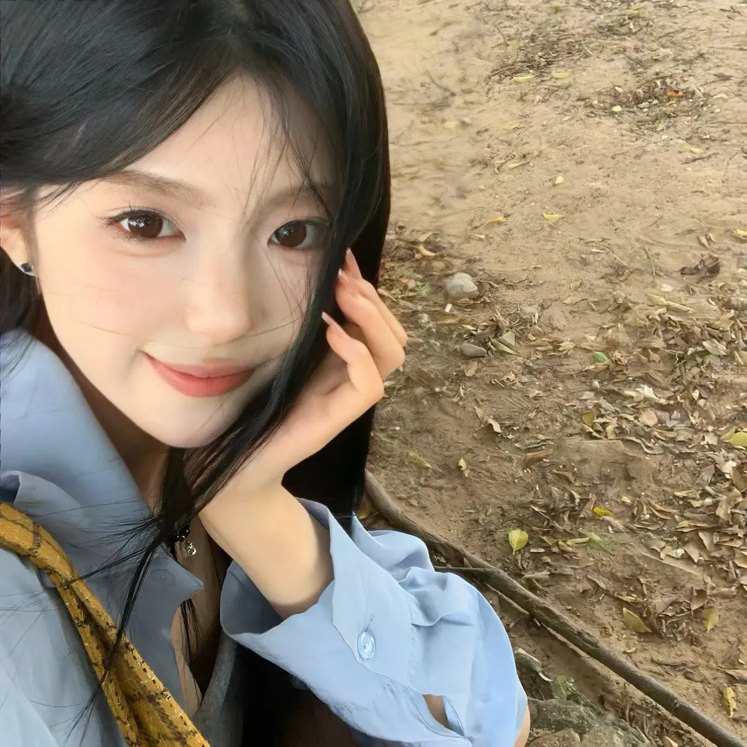 他朝那边走了